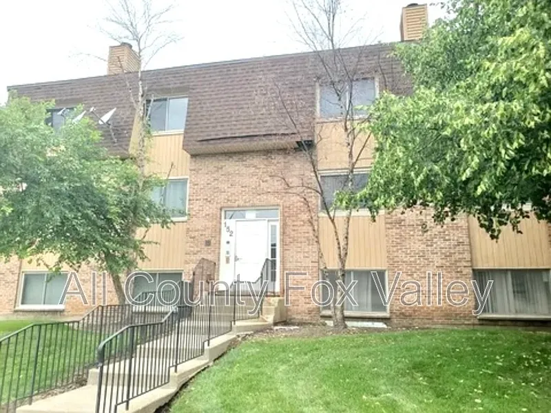 2 bed, 2.0 bath, $1,800 — Photo 2