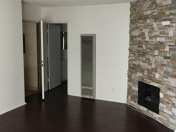 2nd image of 11545 Moorpark St APT 211