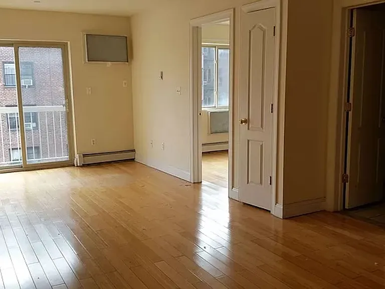 14133 Pershing Cres — Photo 7