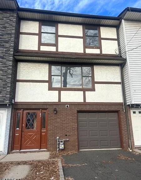 43 Parker Rd — Photo 2