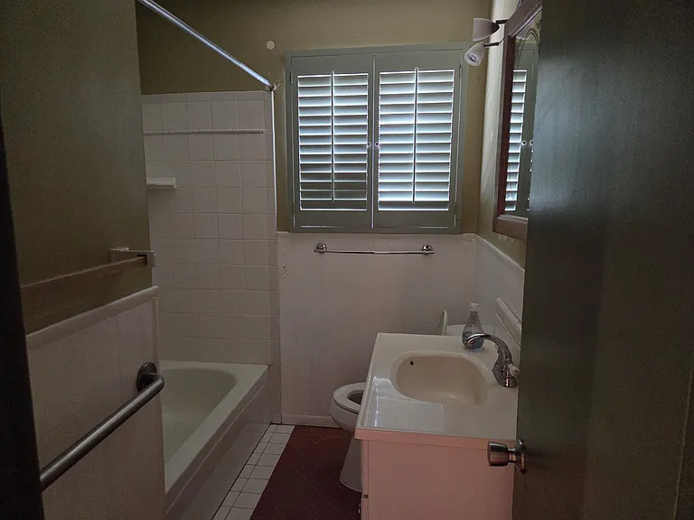 2501 E Drachman St — Photo 14