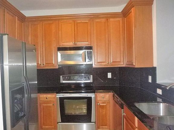 3rd image of 5867 Hampton Hills Blvd