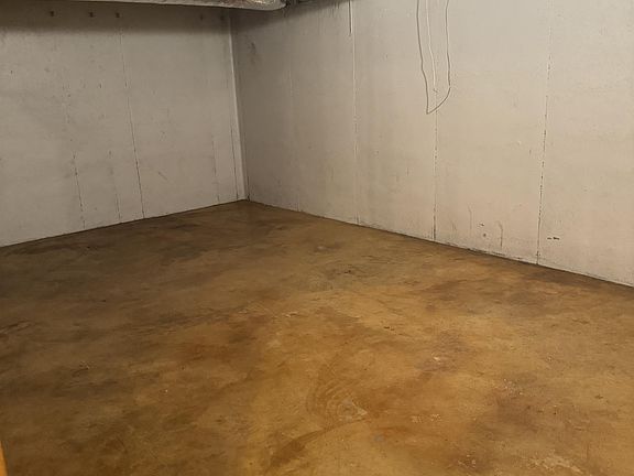 2nd image of 8 Continental Ct
