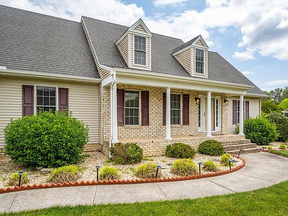 5th image of 27457 Equestrian Dr