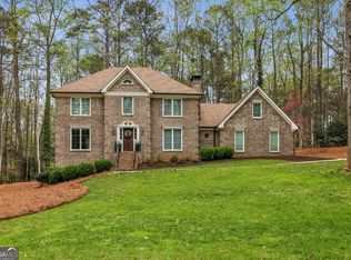 8025 River Cir, Sandy Springs, GA 30350