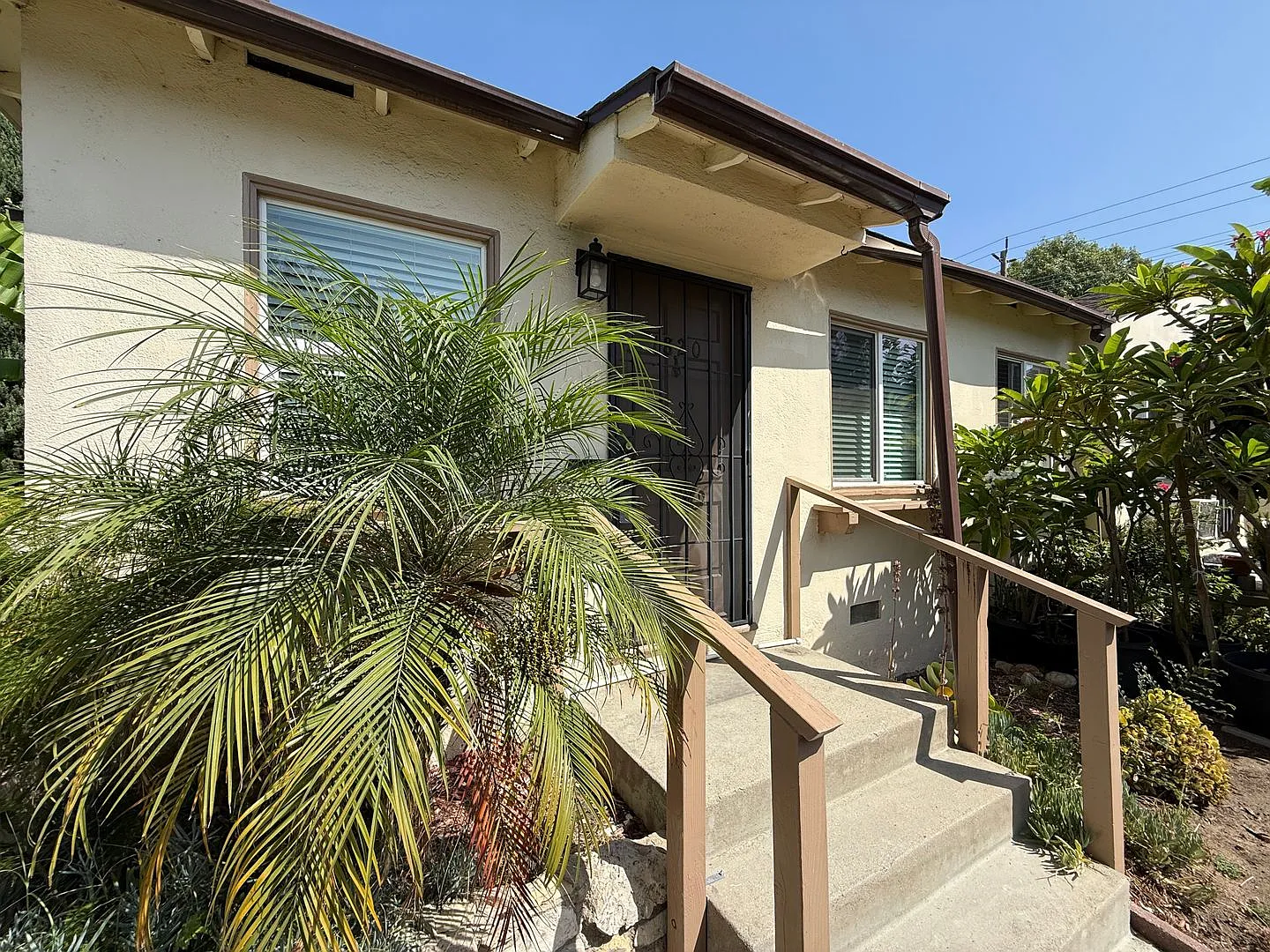 1820 Hollywood Way Properties — Photo 1