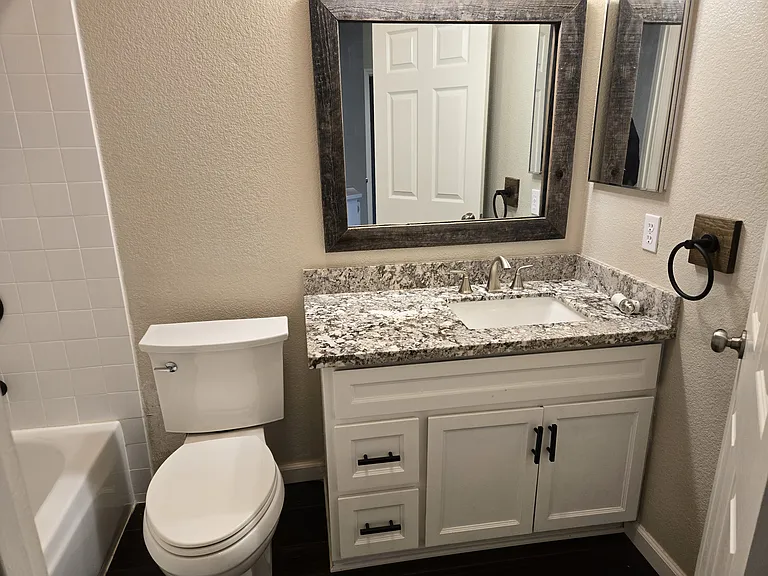 2428 Stefanie Dr — Photo 25