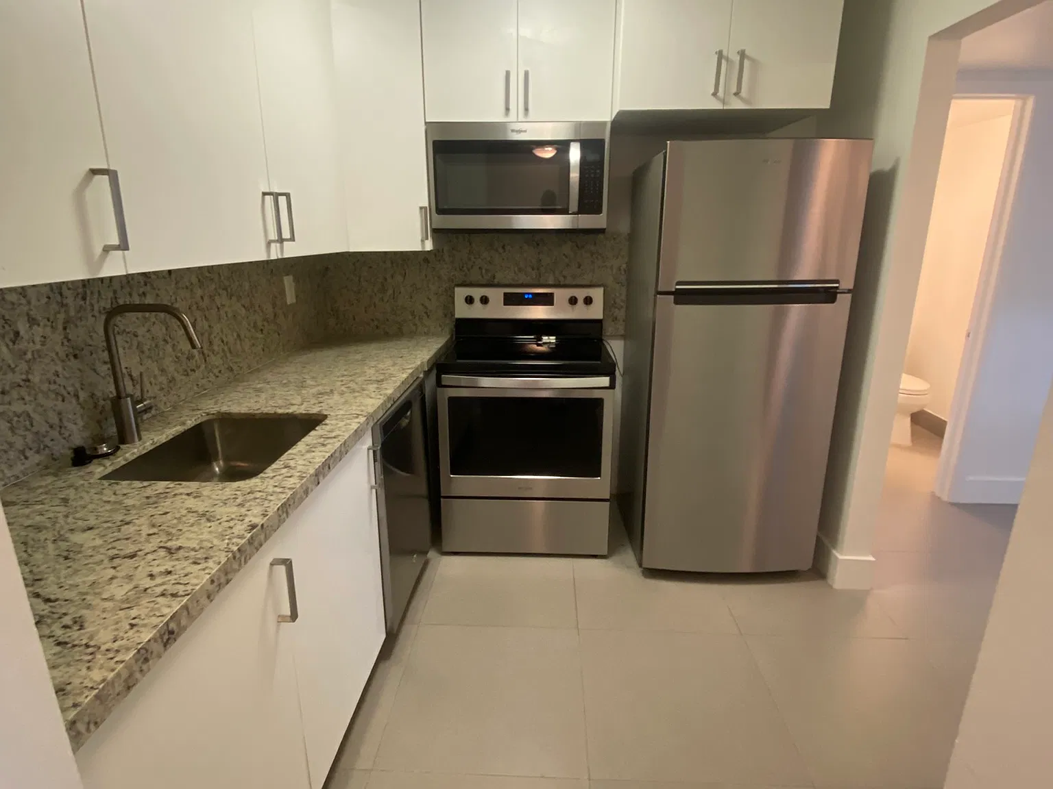 1 bed, 1.5 bath, 820 sqft, $2,750 — Photo 4