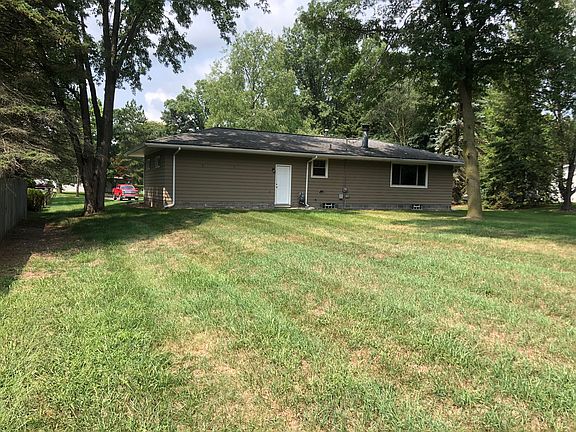 4th image of 47900 Robin St