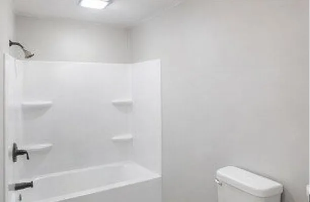 533 Lynn St — Photo 2