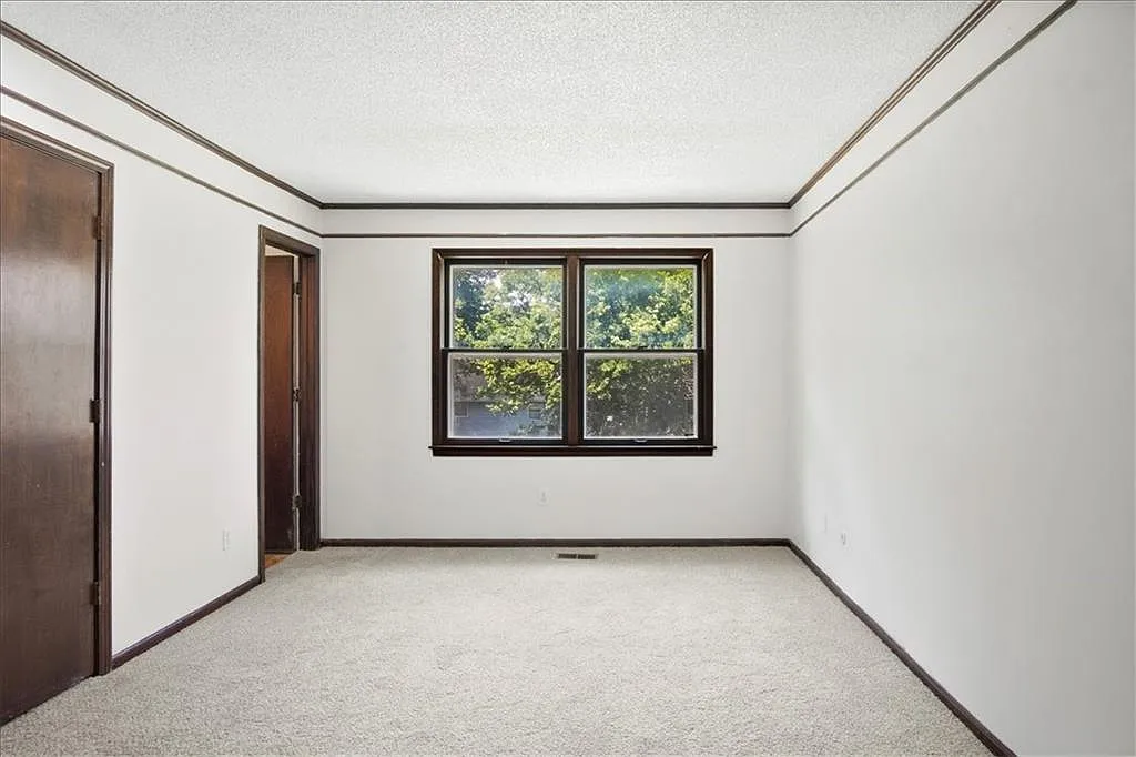 3 bed, 2.5 bath, 1783 sqft, $2,295 — Photo 2