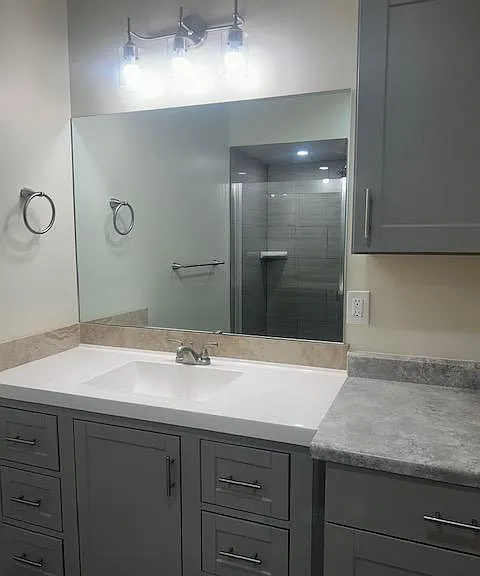 bathroom 1 (master bedroom)