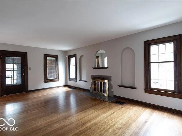 5630 N Delaware St — Photo 3