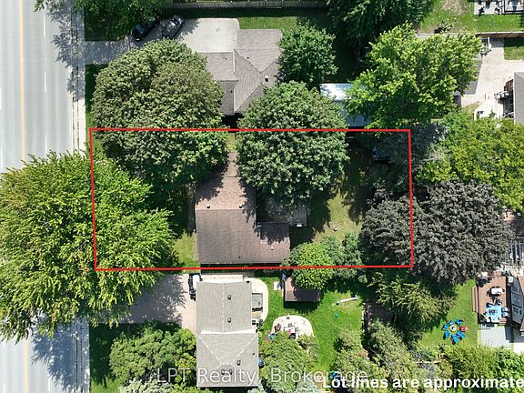 3rd image of 354 Goderich St