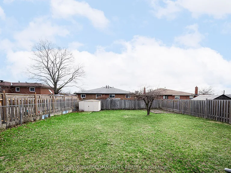 57 Apted Ave #UPPER — Photo 23