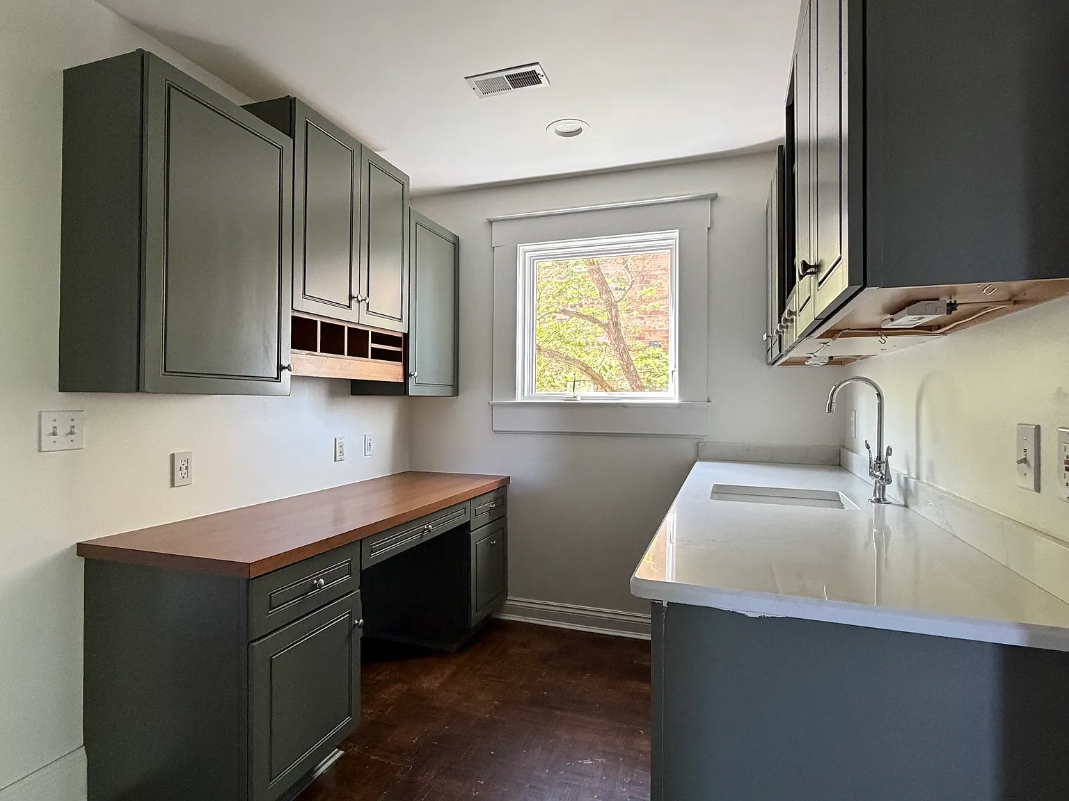 3 bed, 2.5 bath, 2894 sqft, $4,500 — Photo 4