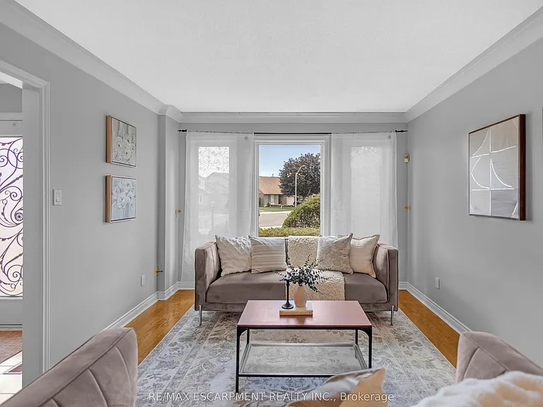 489 Acadia Dr — Photo 5