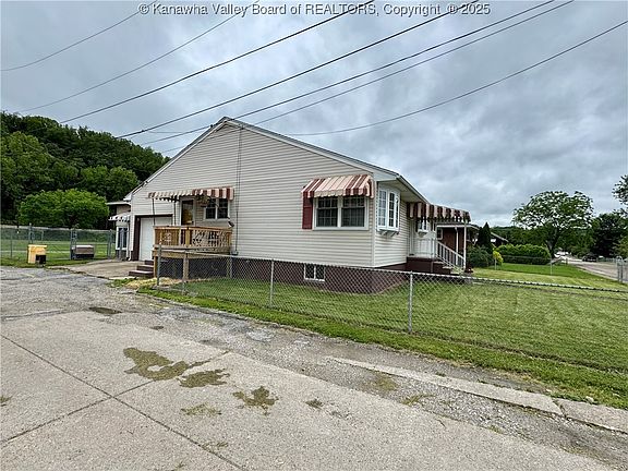 2nd image of 5125 Indiana St