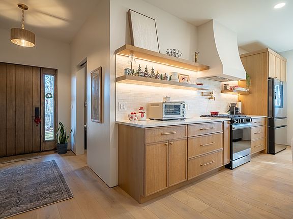 12th image of this home