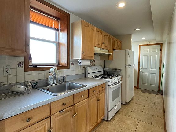 4th image of 723 Edison Ave #1