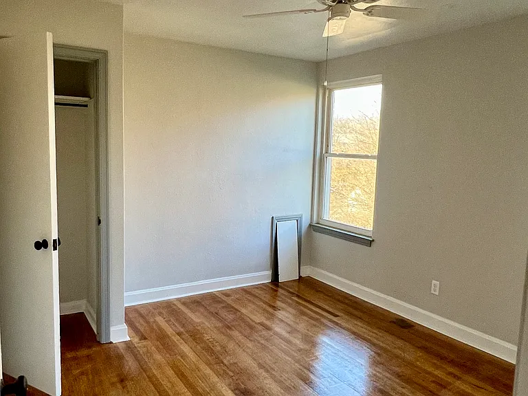 405 Linden Cir #1 — Photo 10