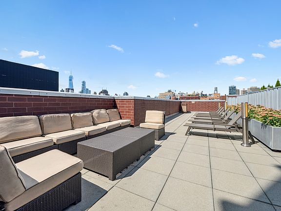 4th image of 229 Chrystie St APT 437