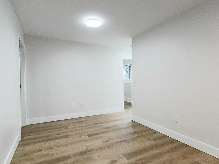 16792 18b Ave #1 — Photo 10