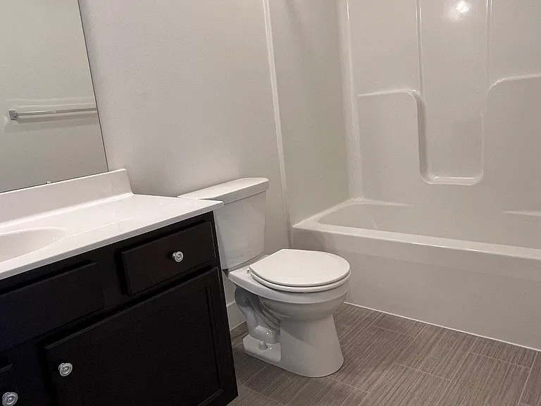 129 Madison Dr — Photo 24