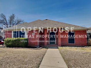 6901 Club Creek Dr, Fort Worth, TX 76137