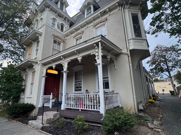 63 E Oakland Ave #1A