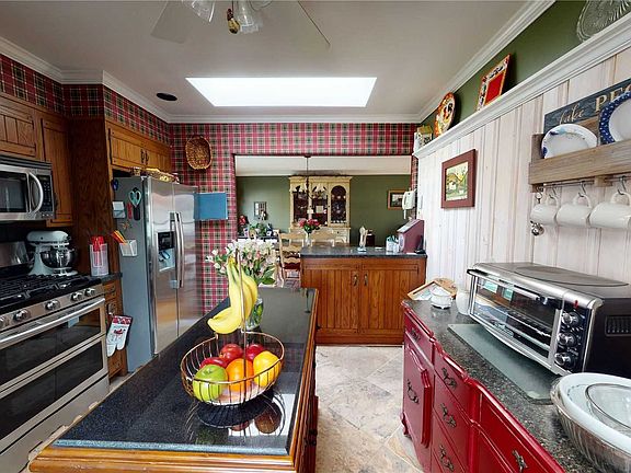 2nd image of 406 Collington Dr