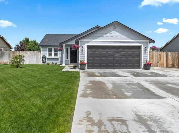 6409 Glacier Peak Dr, Pasco, WA 99301