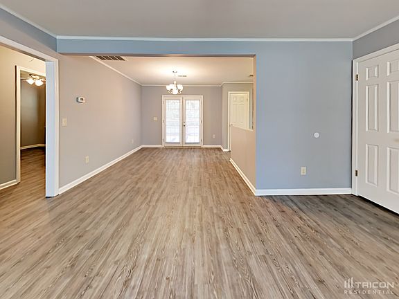 3rd image of 301 Cranewater Dr