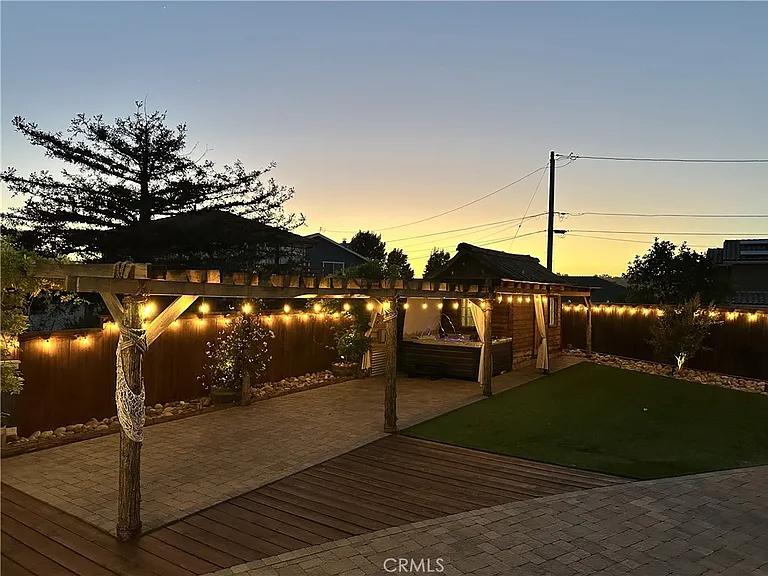 604 Village Ct — Photo 42