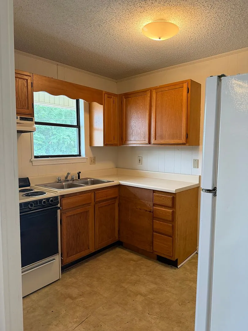 River Road Apartment Park 400 — Photo 4