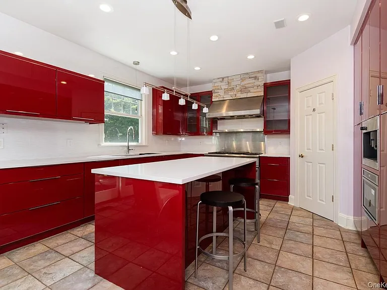 53 Pembroke Dr — Photo 21