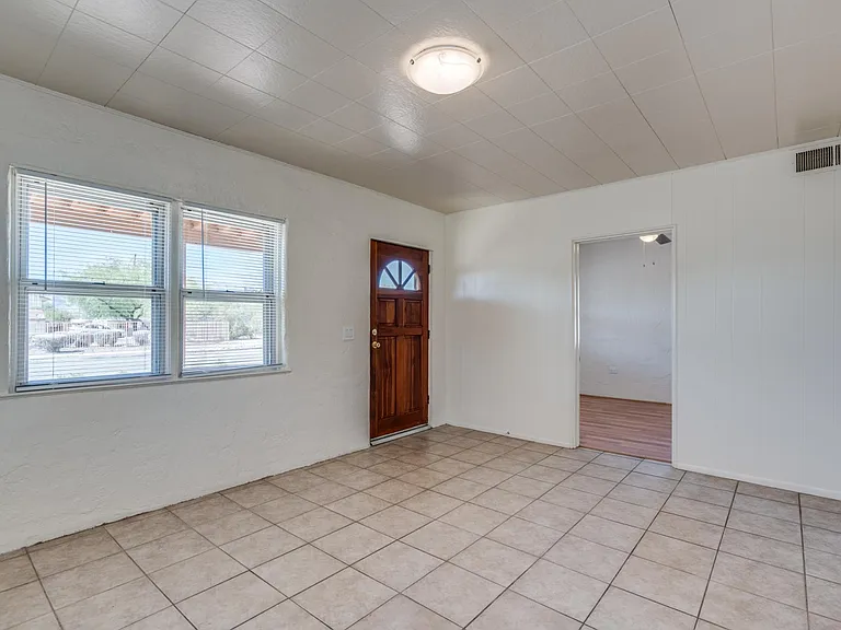 Living room to bedroom 1