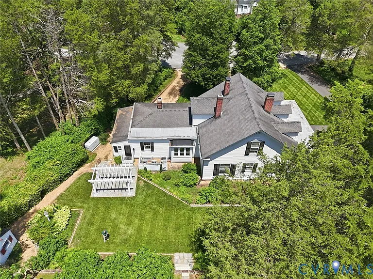 209 Ross Rd — Photo 4
