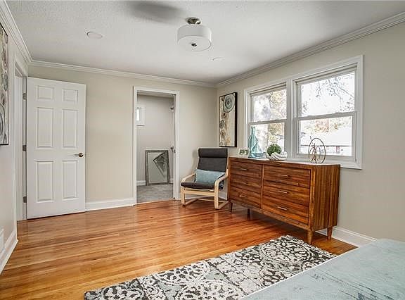5th image of 8814 Newton Dr