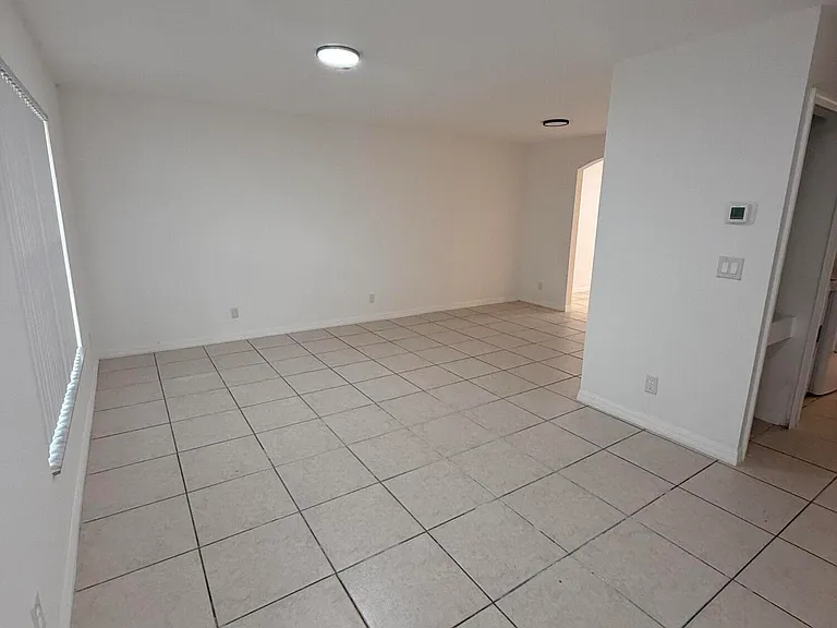 1215 Hyacinth Pl #1215 — Photo 9