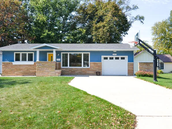 1207 Iowa Ave, Ames, IA 50014