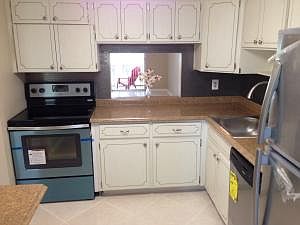 5th image of 899 SE 2nd Ave APT 101