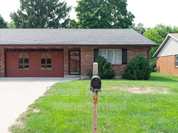 3160 Honeysuckle Dr, Troy, OH 45373