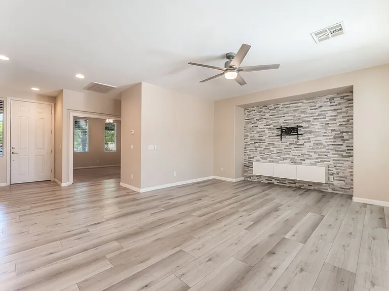 9440 Highview Rock Ct — Photo 3