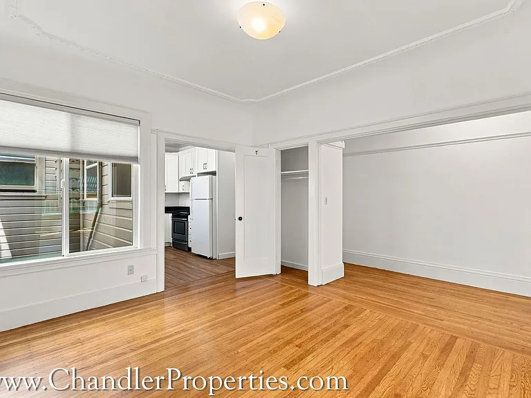 605 Scott St — Photo 5