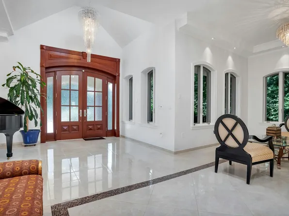 5 Boulevard image 5 of 37