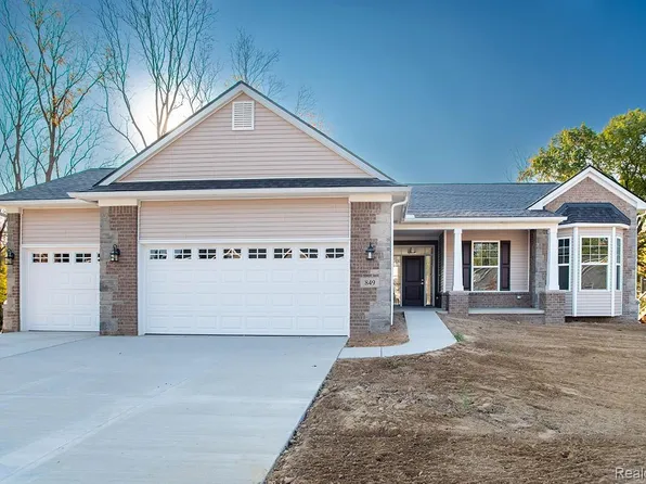 891 Preserve Ln, White Lake, MI 48386
