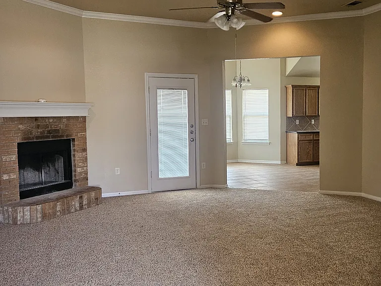 2415 Merle Dr — Photo 3