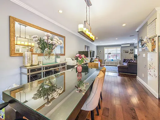 Rented by Bouklis Group | media 4