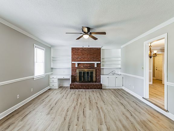 2nd image of 412 Circle Dr